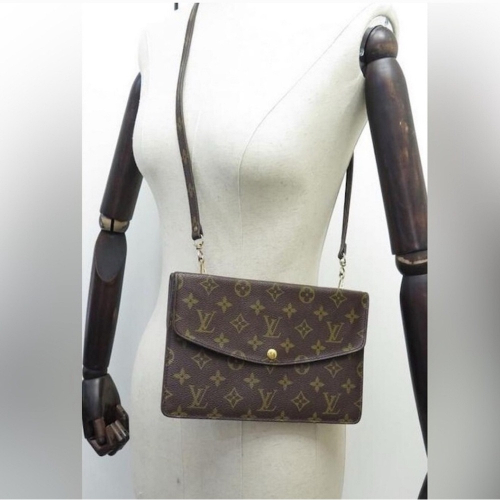 Louis Vuitton Authentic, Monogram Rabat double clutch.
